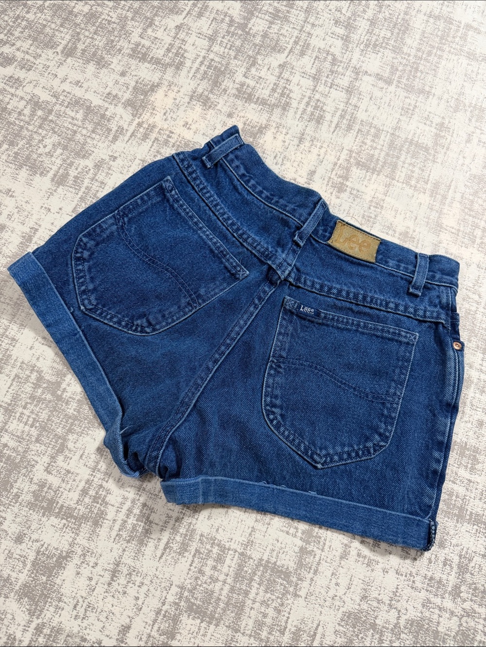 Vintage 80s 90s Lee Women's Indigo Rolled-Hem Denim Shorts Size 26